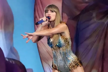 Cuando el brillo choca con la ley: la demanda que enfrenta el concepto 'Showgirl' de Taylor Swift