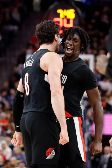 Noche de decisiones en la NBA: Blazers frenan a Clippers, Lakers consolidan y los Pistons renacen