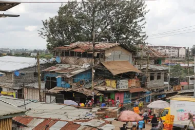 Cómo la electricidad está transformando comunidades en África: historias, desafíos y el camino hacia la meta de 300 millones