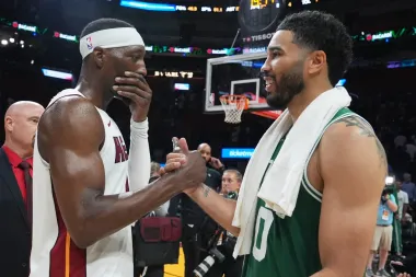 Lesiones, récords y la carrera hacia los playoffs: un análisis profundo de las últimas noticias de la NBA