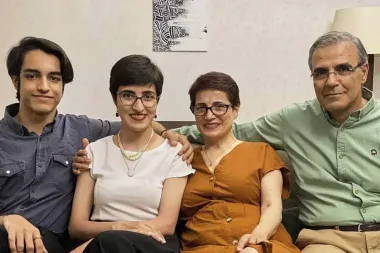 Represión transnacional: Irán persigue a disidentes en el exilio mientras la guerra intensifica el miedo