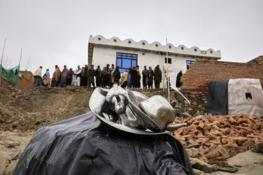 Terremoto en Ittefaq: la tragedia de una familia retornada y los desafíos sísmicos de Afganistán