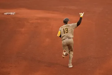 Del Diamante al Césped: Machado, Moniak y la Ola de Historias que Mueve la MLB