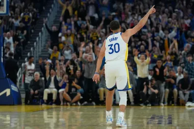Durant, Curry y la narrativa cambiante de la NBA: un análisis profundo de una noche de emociones y consecuencias