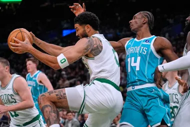 El impacto de la innovación televisiva en la NBA: 'On The Bench', derechos y el regreso de las estrellas