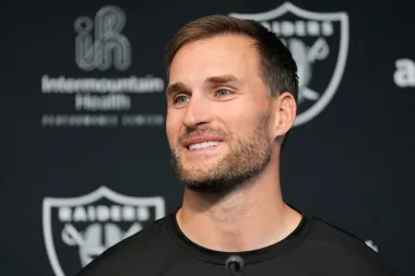 NFL en movimiento: Cousins en Las Vegas, la retirada de Kaleb McGary y la nueva era de Todd Monken — un análisis profundo