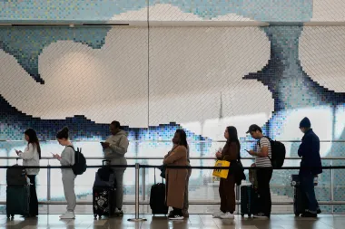 Inflación, petróleo y viajes: cómo el conflicto en Oriente Medio reconfigura precios, aerolíneas y empleo