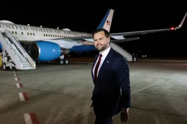 JD Vance al frente de las conversaciones con Irán: ¿puede Washington encontrar una salida antes de que colapse el alto el fuego?
