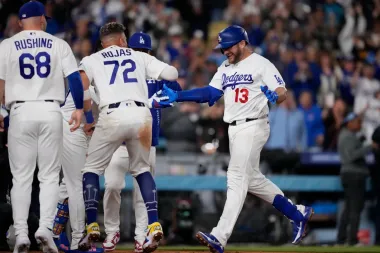 Noche de héroes y récords: Max Muncy y la jornada que encendió las gradas del béisbol