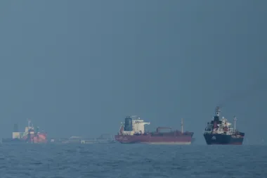 ¿Qué implicaría un bloqueo naval de puertos iraníes y por qué el Estrecho de Ormuz importa tanto?