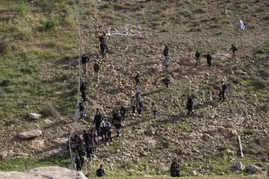 Alambre, miedo y aulas vacías: cómo crece el cerco sobre Umm al-Khair y la vida cotidiana en la Cisjordania ocupada