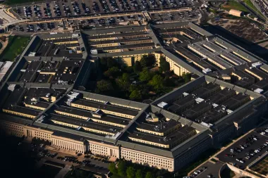 Poderes en tensión: el Congreso, la guerra en Irán, el presupuesto de defensa y la justicia de emergencia bajo la administración Trump