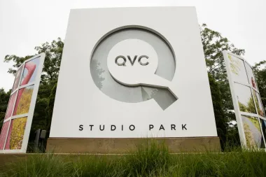 QVC en bancarrota: el legado del comercio por televisión frente al reinado de TikTok y los mercados en línea