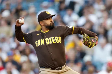 Padres dominan en Anaheim: Laureano y Tatis rompen la sequía y Márquez manda en la lomita