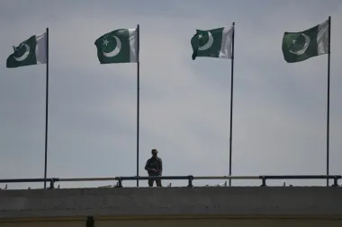 El cese al fuego en la encrucijada: ¿qué está en juego en el Estrecho de Ormuz y las negociaciones en Islamabad?