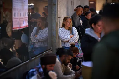 Regularización masiva en España: la promesa, los retos y el impacto económico y social