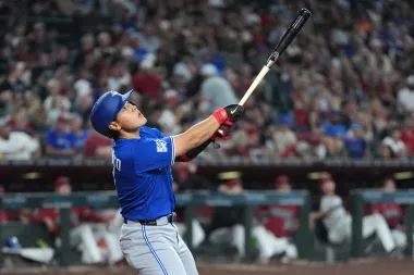 Noche convulsa en la MLB: Acuña golpeado, Blue Jays en autobús y la lesión de Edwin Díaz