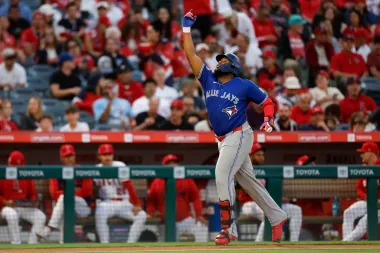 Noche de remontadas y dominio monticular: análisis profundo de tres duelos de la MLB