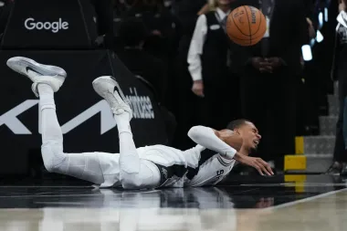 Choques físicos y ráfagas ofensivas: la intensidad de los playoffs que definirá series