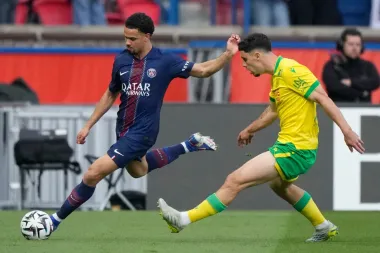 Fútbol en ebullición: PSG recupera impulso, Estados Unidos afina su pulso y Al‑Nassr sueña en Asia
