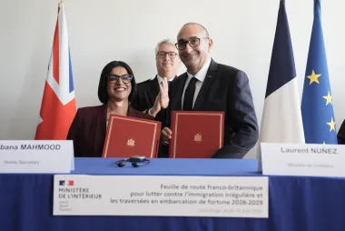 Canal de la Mancha: el nuevo pacto entre Reino Unido y Francia y sus límites para frenar las travesías