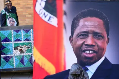 El cadáver en disputa: la extraña batalla por los restos de Edgar Lungu y lo que revela sobre la política en Zambia