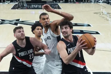 Playoffs NBA 2026: lesiones, regresos y el poder de la historia — cómo los factores extradeportivos están moldeando las series