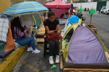 Madres y esposas en vigilia: la protesta que sacudió a Caracas tras las detenciones políticas