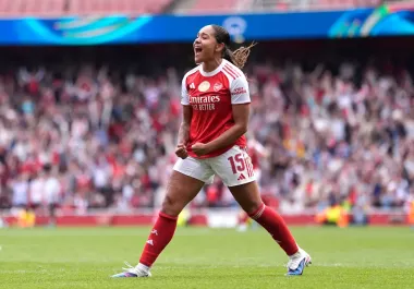 Fútbol en ebullición: Arsenal toma ventaja en la Champions Femenina y el caos de la temporada baja sacude a Europa