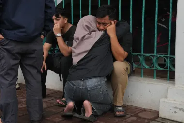 Choque de trenes en Bekasi: cuando la urgencia por modernizar las vías se convierte en tragedia