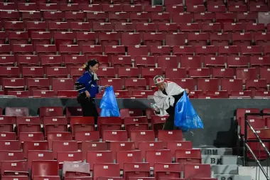 La costumbre japonesa de limpiar los estadios: disciplina, comunidad y una lección para el mundo