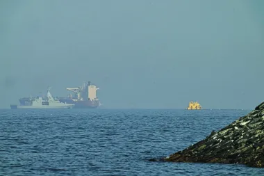 El estrecho en juego: negociaciones, bloqueo naval y el futuro de la paz entre Estados Unidos e Irán