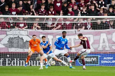 Una jornada de infarto en el fútbol europeo: Hearts sueña, Atlético recupera piezas y Cremonese se hunde