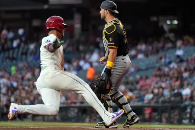 <strong>Diamantes, drama y memoria: una jornada de béisbol entre joyas actuales y recuerdos históricos</strong>