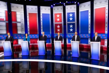 Debate en California: salud, inmigración y la batalla por el alma política del estado