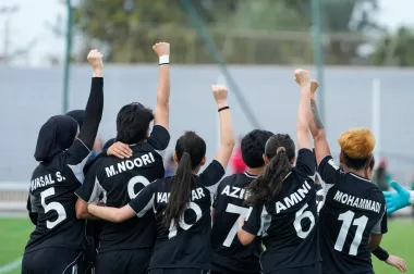 Afganistán en el césped: el equipo femenino refugiado que cambió las reglas del fútbol