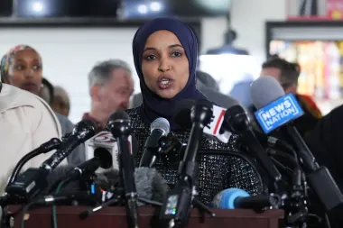 Ataque con vinagre a la congresista Ilhan Omar: política, amenazas y el clima de violencia en Estados Unidos