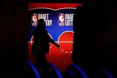 <strong>La encrucijada de la NBA: lotería, talentos universitarios y el auge de la profundidad en playoffs</strong>