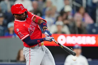 Noche de hitos y recuperación: Soriano guía a los Angels, deGrom alcanza 1,900 ponches y Contreras sufre un golpe