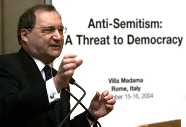 Abe Foxman: la vida de un defensor infatigable contra el antisemitismo y el odio