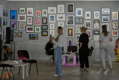 This is Normal: el arte en Kiev que reconstruye lo cotidiano durante la guerra