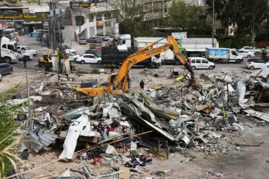 E1 y las demoliciones en al‑Eizariya: cómo una carretera redefine territorios y vidas