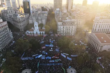 Miles en la calle por las universidades públicas: la protesta que sacude a la Argentina