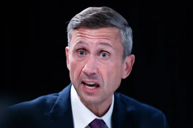 Crisis interna en el DNC: entre victorias en las urnas y dudas sobre el liderazgo de Ken Martin