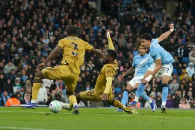 La tensión en las ligas europeas: Manchester City reaviva la Premier y el Psg encara el desenlace en Francia