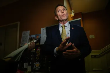Lealtad partidaria versus independencia: la pulseada que define la primaria de Thomas Massie en Kentucky