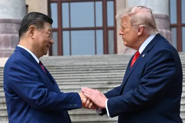 Diplomacia a contracorriente: la visita de Trump a Pekín y las tensiones que persisten entre Washington y Beijing