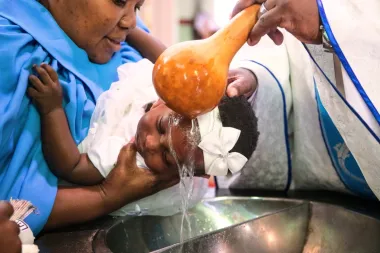 Nombres que cuentan historias: la tradición expresiva de bautizar en Zimbabue