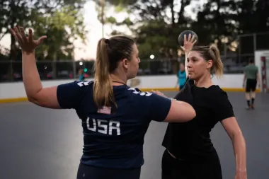 Renacimiento inesperado: el auge del balonmano femenino en Estados Unidos rumbo a Los Ángeles 2028