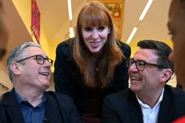 Andy Burnham y la encrucijada laborista: ¿un salvavidas para un gobierno al borde del abismo?